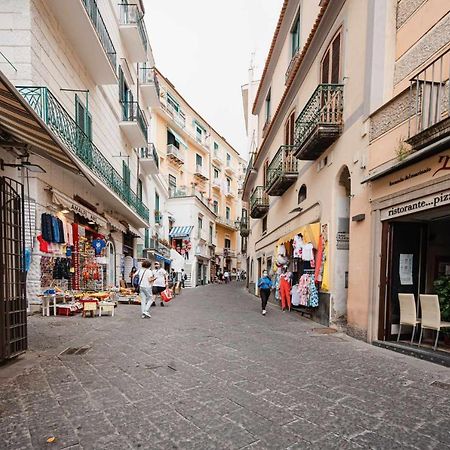 Ferienwohnung White Amalfi Centro Storico By Italianhost Exterior foto