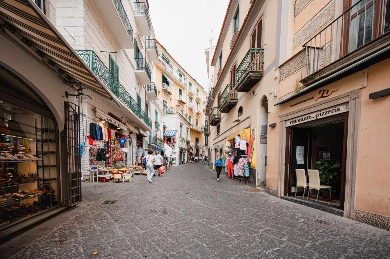 Ferienwohnung White Amalfi Centro Storico By Italianhost Exterior foto